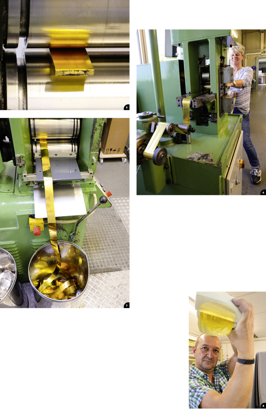 5 … und dann im Walzwerk bearbeitet6 Ein rund 50 m langer Blechstreifen aus purem Gold … 7 … wird mehrmals umgecoilt und durch weiteres Walzen immer dünner 8 Goldschlägermeister Werner Auer bei der Blattgoldprüfung