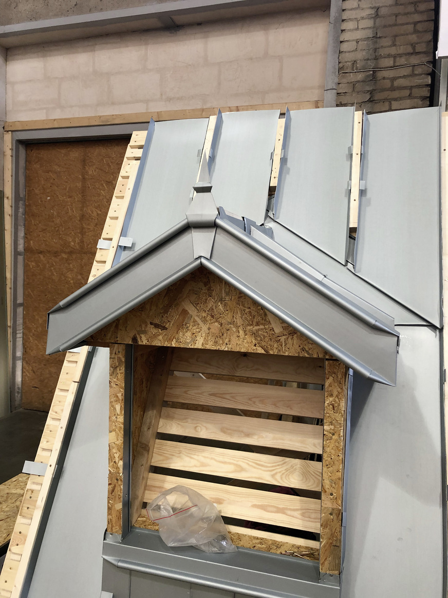 Gar nicht so anders als bei uns: Dieses Dachmodell fertigte Alexandre …