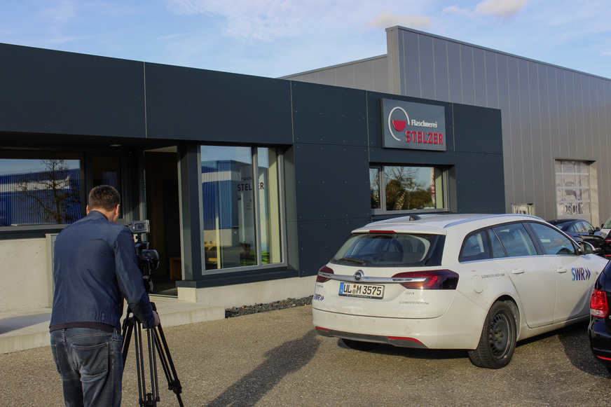 Berichte in der lokalen Presse oder im Regionalfernsehen helfen, den eigenen Betrieb bekannt zu machen