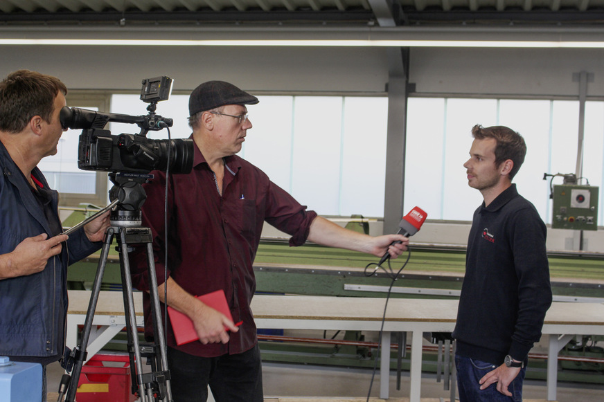 Die Kommunikation darüber, wie Peter Stelzer seinen Nachfolger Florian Geier (l.) fand, weckte das Interesse des Regionalsenders SWR3