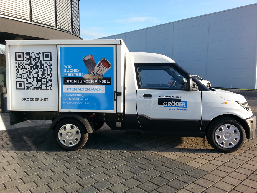 Vor dem Veranstaltungsgebäude stand ein E-Transporter von Streetscooter zum testfahren bereit