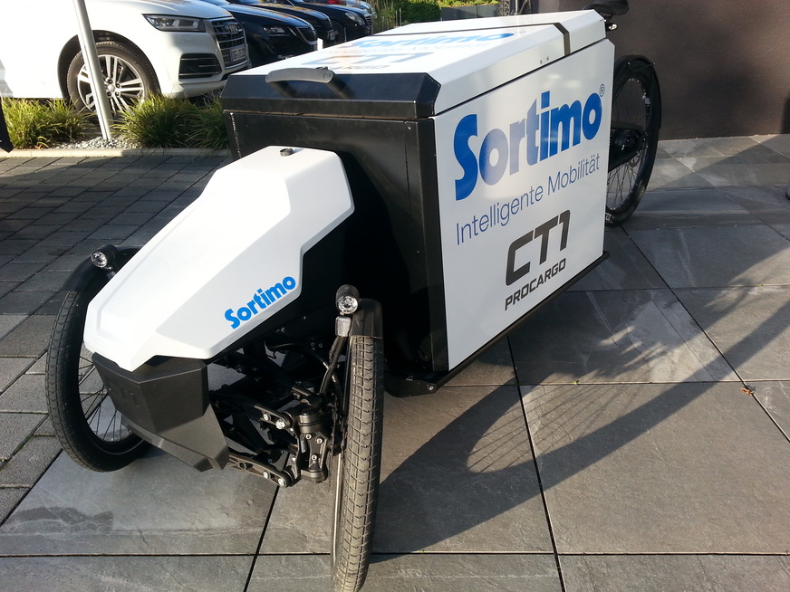 Auch das Lastenfahrrad für Kleintransporte von Sortimo durfte ausprobiert werden