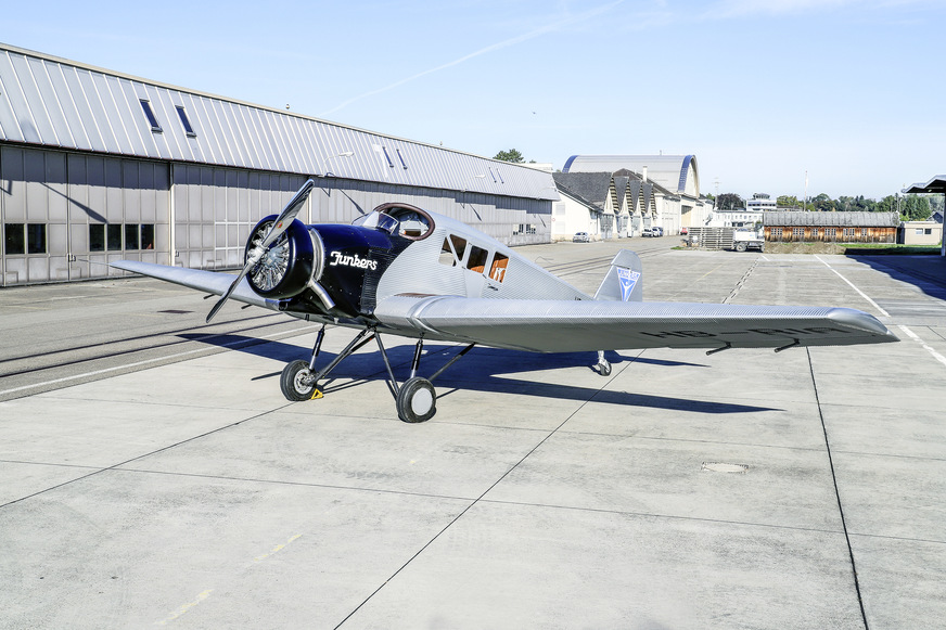 Wellblechschönheit. Die Junkers F 13 vor dem Hangar