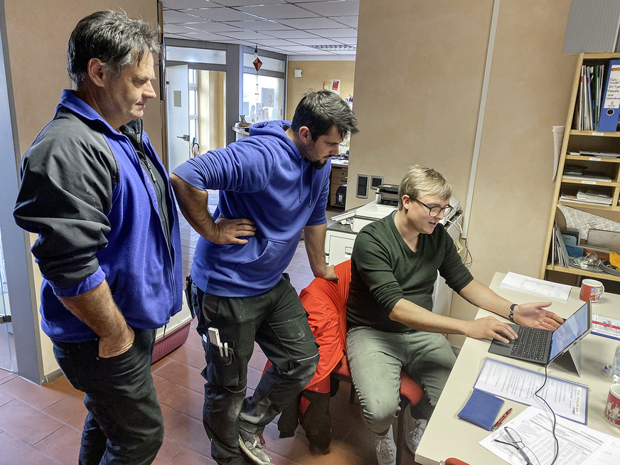 Wichtig ist auch die Büroorganisation mit allen Abläufen wie Angebotserstellung, Fertigung, Baustellenlogistik oder Buchhaltung (hier bei Stifter)