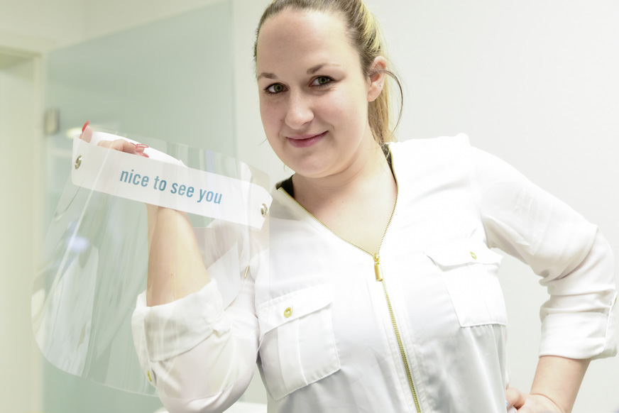 Praktisch: Das Schutzschild Speak Protector Facer kann sogar mit einem Slogan oder einem Werbeaufdruck versehen werden