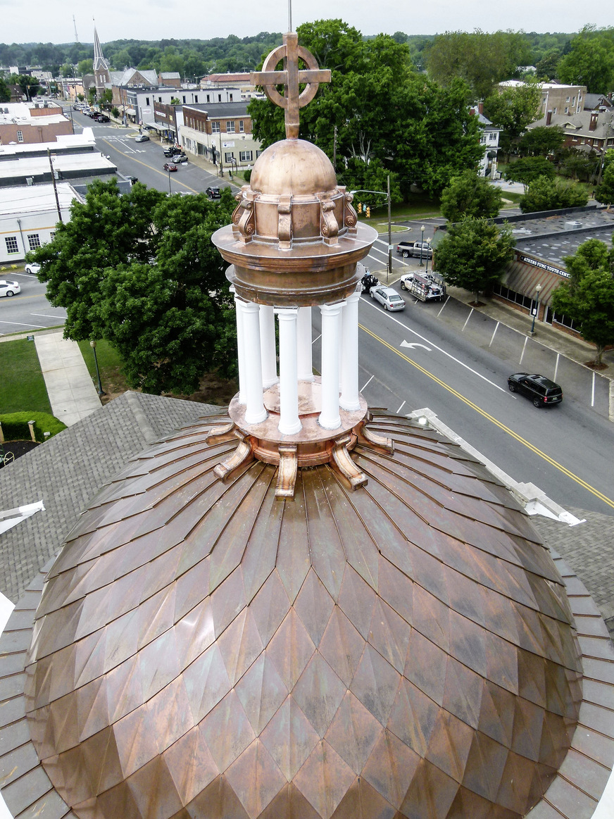 Geschafft: Die restaurierte Kupferkuppel auf der First United Methodist Church in der amerikanischen Stadt Athens