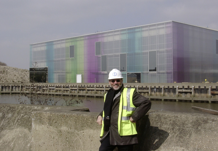 Die Entwicklung der BiColor-Technik im Jahr 2000 für die Fassade des Laban Dance Centres in London war ein großer Meilenstein für Rodeca und den Unternehmensgründer Rolf Schneider