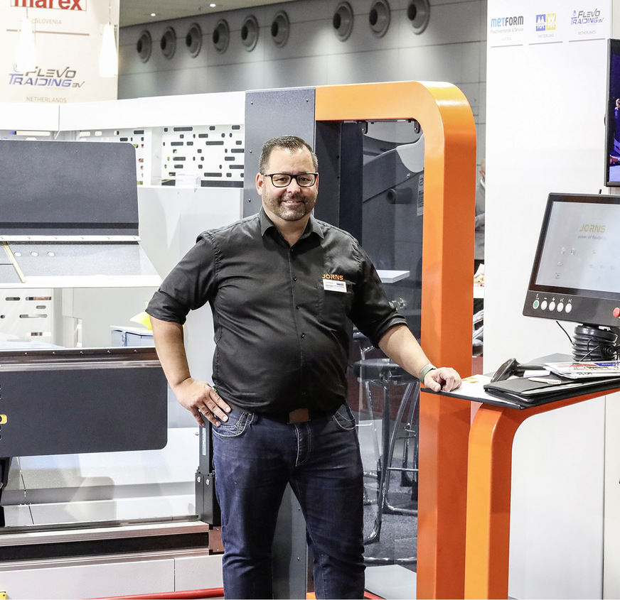 Die Jorns AG entwickelt und baut durchdachte Biegemaschinen (sh. auch S. 22). Marc Jorns informierte auf der Messe über die Jorns Doppelbiegemaschine JDB