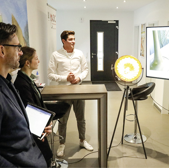 Präsentation mit Leuchtkraft von Julius Schneider