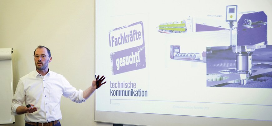 Organisator und Vortragsredner Berthold Ruck informiert über zeitgemäße Möglichkeiten zur Optimierung technischer Kommunikation in den Fachbetrieben