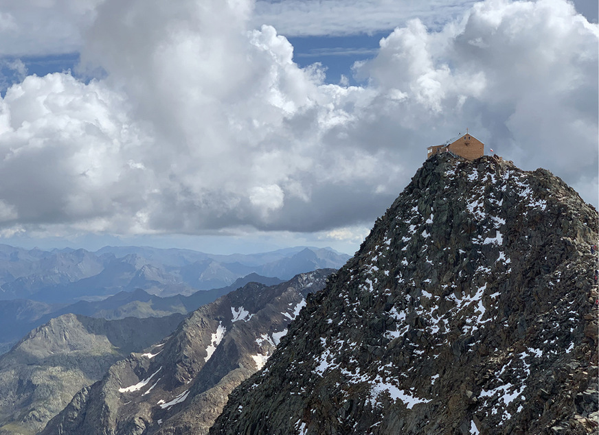 Imposanter Bauplatz: Das Becherhaus auf dem 3195 m hohen Becherfelsen