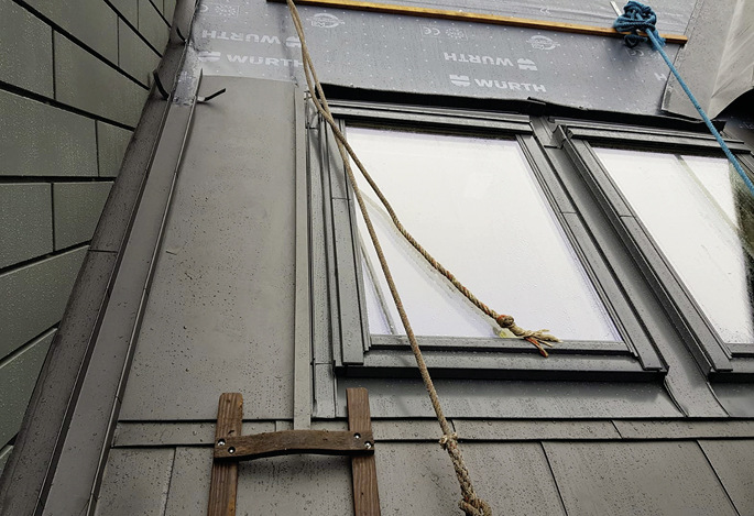 Gefalzte Anschlüsse an Dachflächenfenstern und Gauben