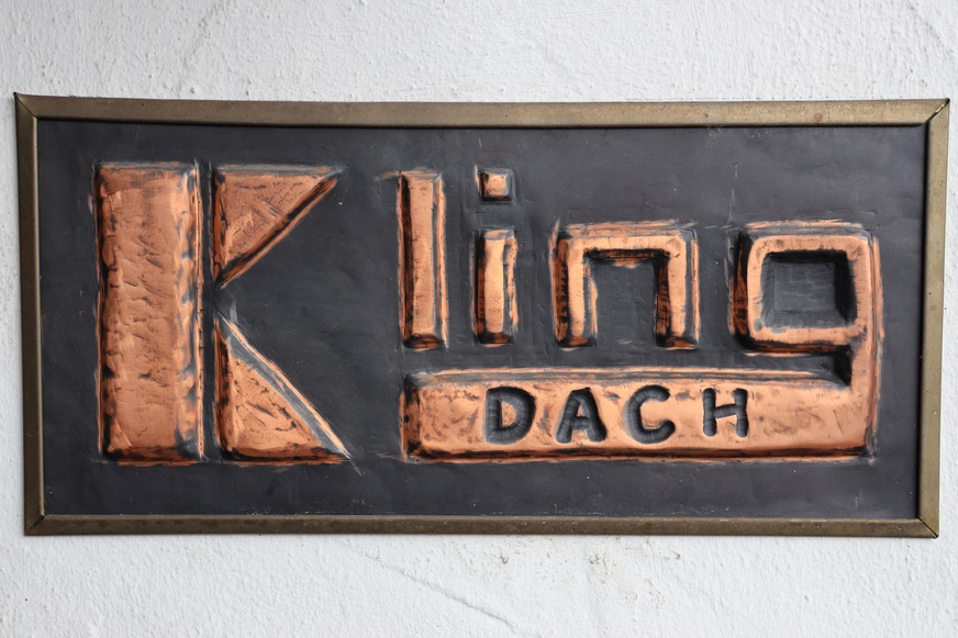 Firmenschild aus Kupfer