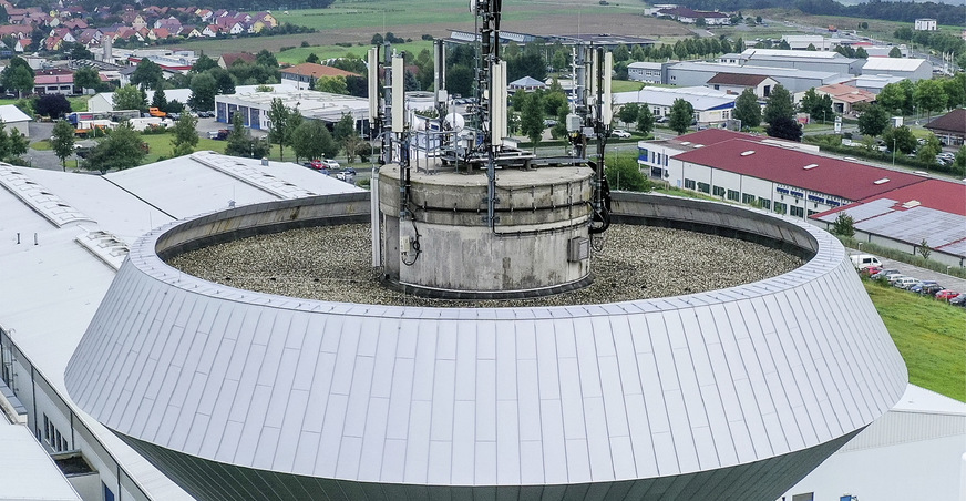 Schöne Anschlussdetails an den Übergängen von Fläche zu Fläche bzw. von der Fläche zur Attika