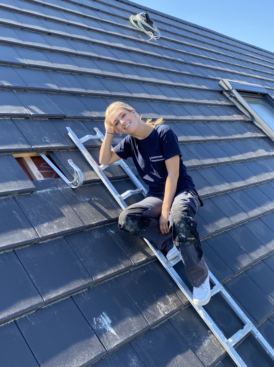 Chiara Monteton nimmt auf ihren Social-Media-Kanälen über 58.000 Follower mit aufs Dach