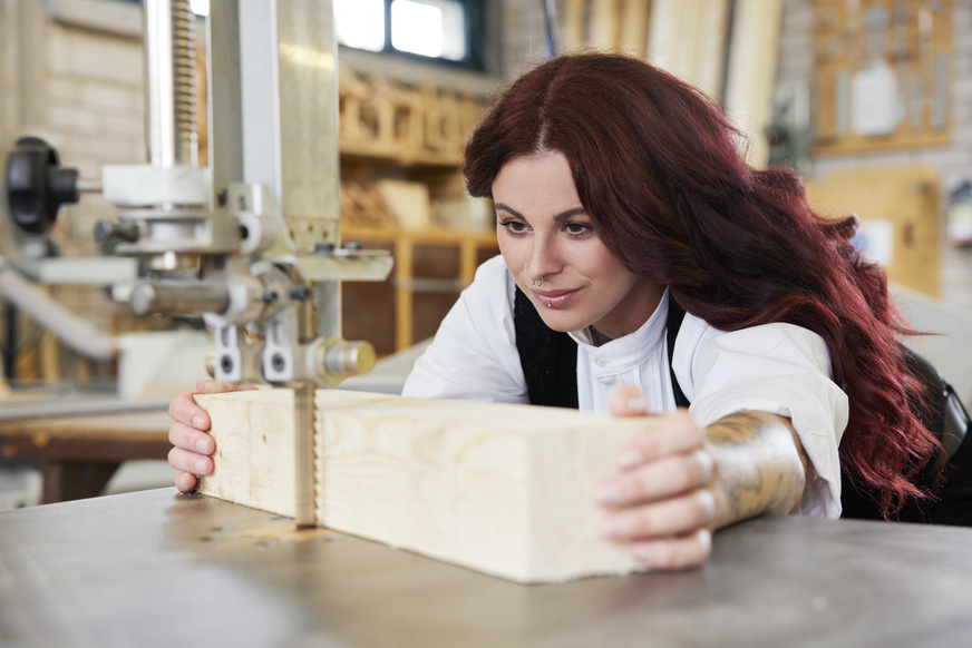 Sabrina Simon ist leidenschaftliche Zimmerin und engagiert sich ehrenamtlich als Ausbildungsbotschafterin bei der Handwerkskammer Ulm&nbsp;