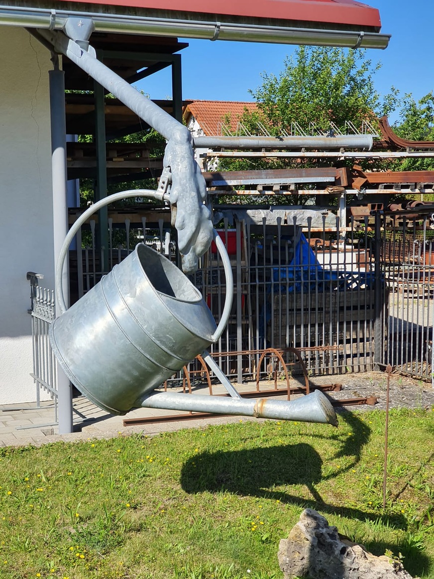 BAUMETALL-Leser Klaus Walter hat diese beeindruckende Gartenbrause bei der Kunstschmiede Klink in Pfullendorf-Denkingen entdeckt