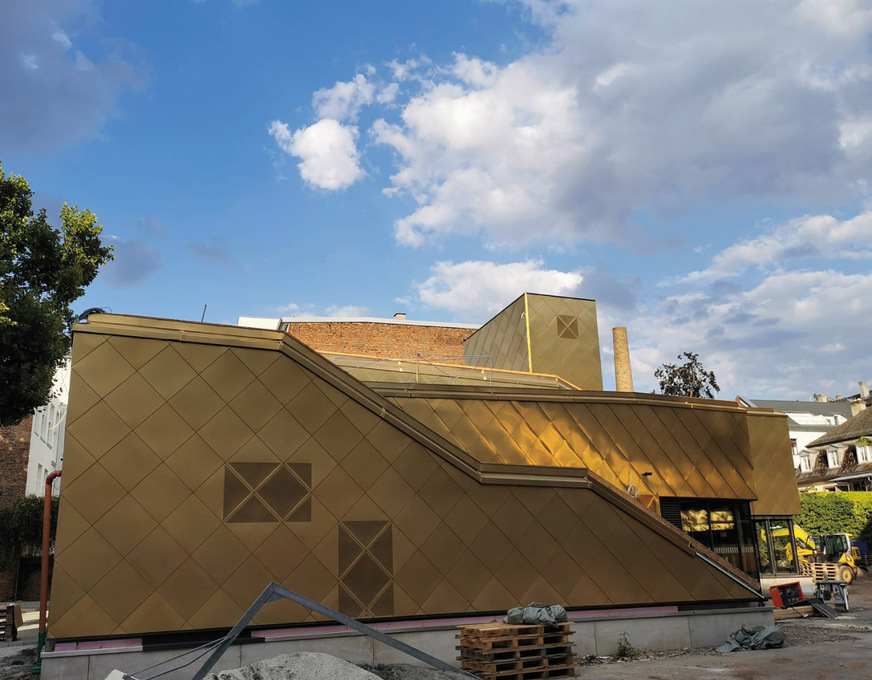 Die Turnhalle der Schillerschule kurz vor Fertigstellung