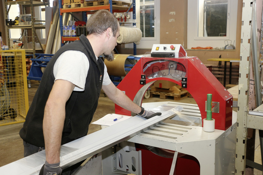 Zur entsprechenden Logistik gehört auch das Verpacken der Profile und zwar der Einbaureihenfolge an der Baustelle entsprechend.