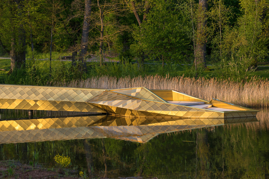 Krokodil, Wasserdrache oder doch begehbares Kunstwerk? Das Bauwerk schafft viel Raum für kreative Betrachtungsweisen