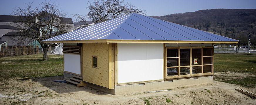 Das Umbrella House wurde im Sommer 2022 fertiggestellt und kann auf dem Gelände des Vitra Design Museums besichtigt werden