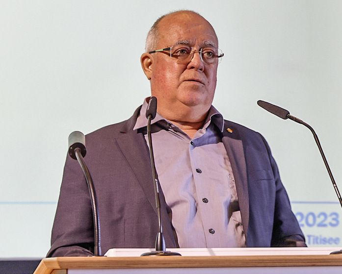 Fachgruppenleiter Robert Smejkal eröffnet die Veranstaltung