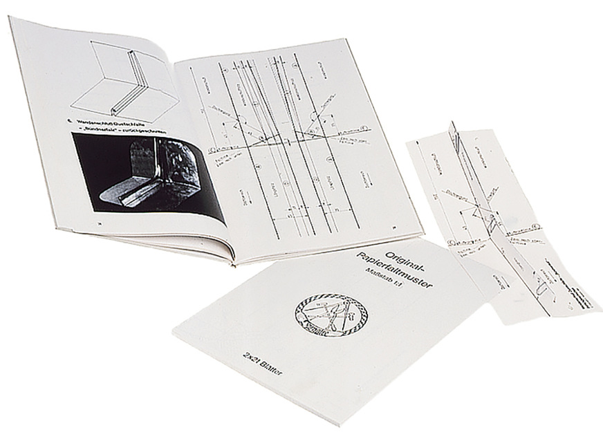 Dem Fachbuch „Detailpunkte in der Klempnertechnik“ liegen Faltmuster bei