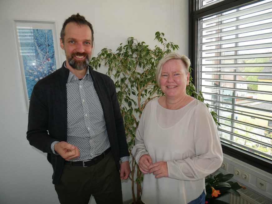 Lars Kiefer, Leiter des Kompetenzzentrums Mediensucht in Singen und Alexandra Hagen-Ettl, Ausbildungsbegleiterin der Handwerkskammer Konstanz