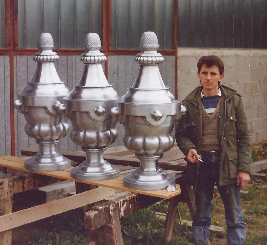 1989: Gyula Kozma im Hof eines Spenglers in Wien