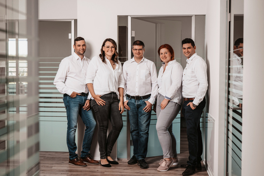 Führen gemeinsam das Familienunternehmen TR Flachdachbau GmbH: Mario, Nicole, Markus, Tanja und Philipp Theißl