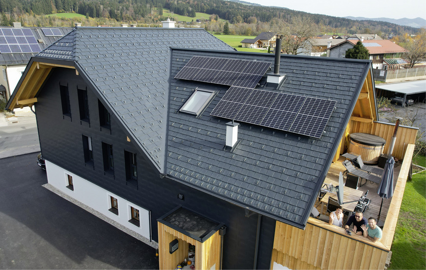 Aus einem Guss: Fassade und Dach aus Aluminiumschindeln von Haushaut