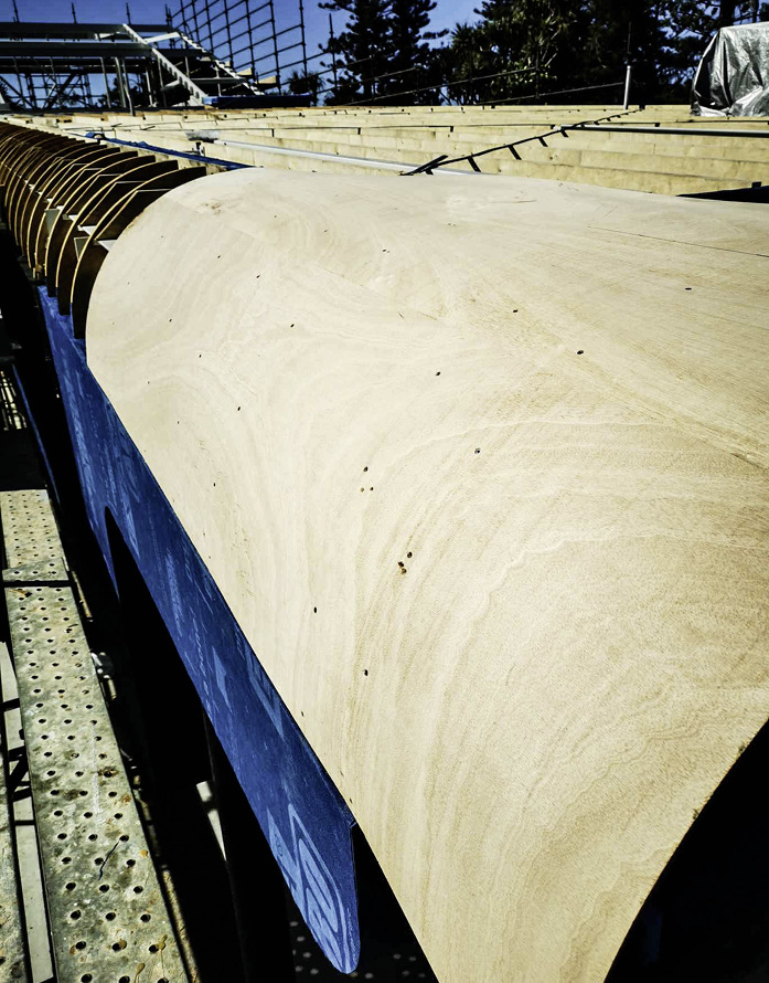 Die Unterkonstruktion besteht aus Sparren, Dreischichtplatten und einer dampfdurchlässigen …