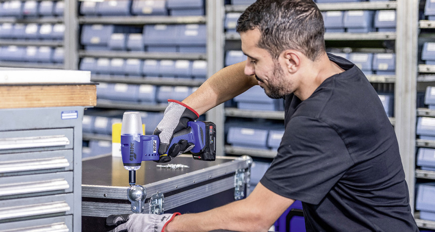 Gesipa bietet eine Reihe an Verarbeitungswerkzeugen an. Akkusetzgeräte werden immer häufiger verwendet, da sie kabel- und schlauchlos arbeiten und damit überall flexibel einsetzbar sind