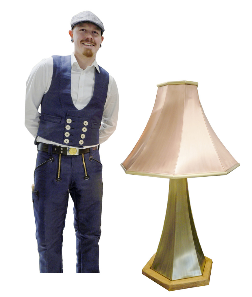 Alles Retro: die Kupfer-Stehlampe von Janik Moll