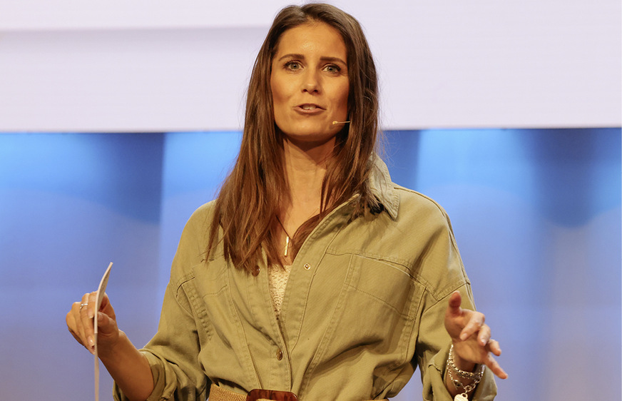 Moderatorin Annina Campell führt souverän durch das Fachprogramm