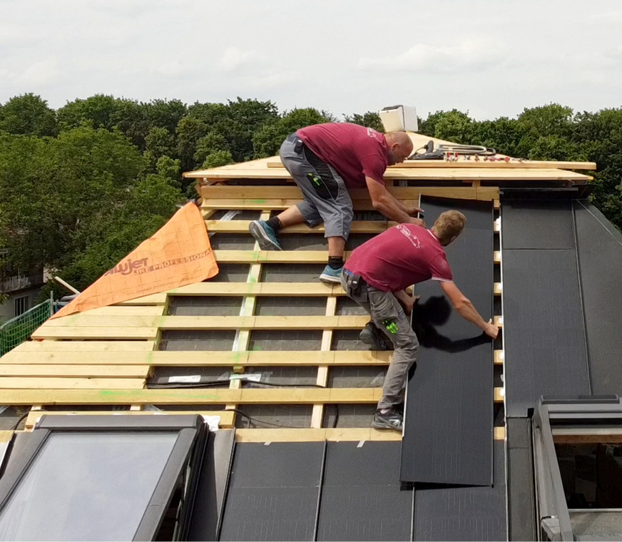 &nbsp; Die Montage der Solarpaneele erfolgte durch die SE³ Dachtechnik aus Erding