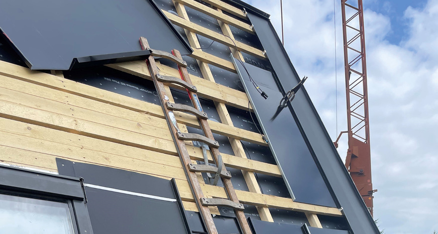 Lattung als Unterkonstruktion für PV-Elemente von Roofit.Solar