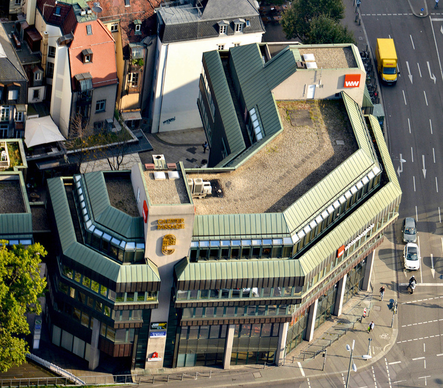 Das Zeitalter der Winkelfalzburgen beginnt Ende der 1970er-Jahre. Dieses Gebäude an der Calwer Passage in Stuttgart wurde inzwischen abgerissen