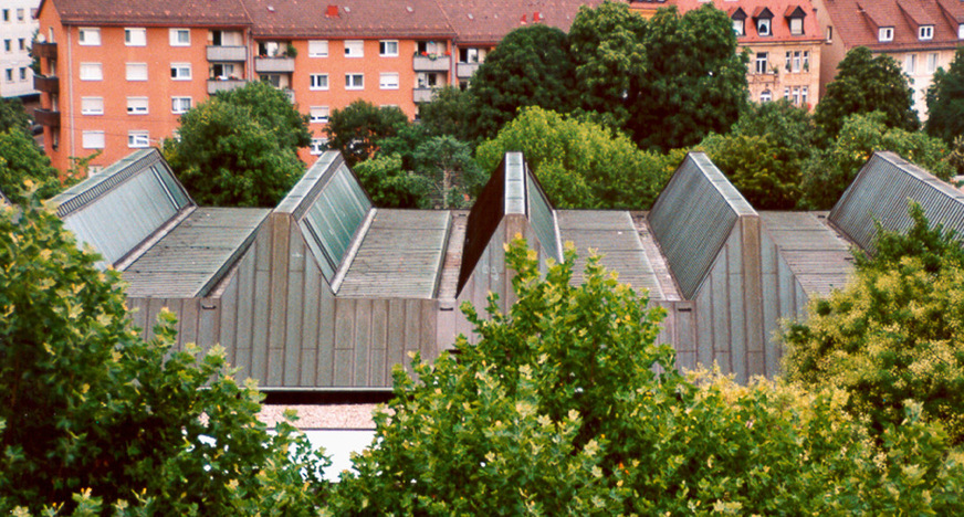Winkelfalzburg in der Nähe des Gentner-Verlagsgebäudes in Stuttgart. BAUMETALL-Chefredakteur Andreas Buck hat Anfang der 1980er-Jahre als Ferienjobber an der Fassade mitgearbeitet