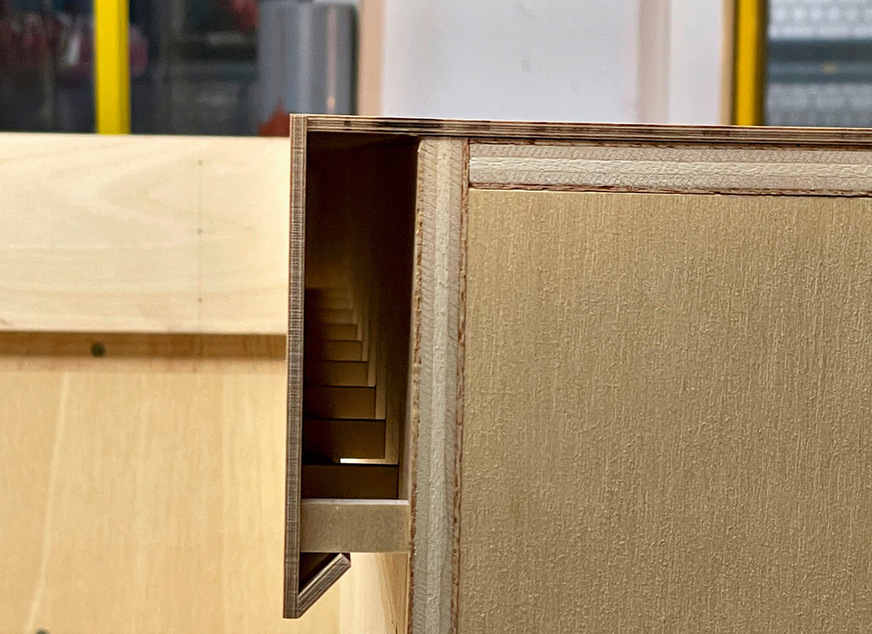 Ein Druckmessmodell der Attika mit zahlreichen Sensoren zur Windrichtungs­definition