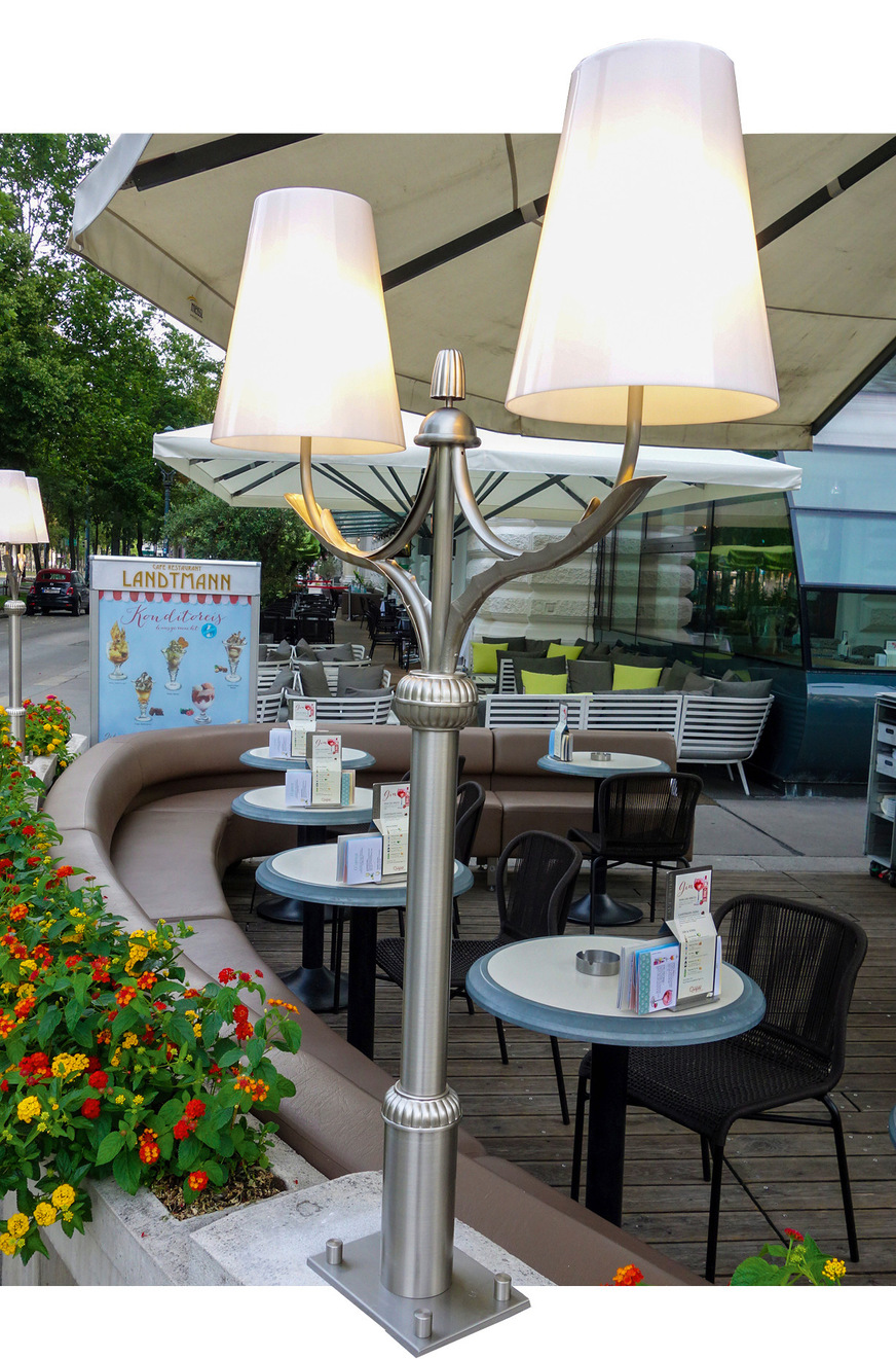Außenbeleuchtung des Café Landtmann