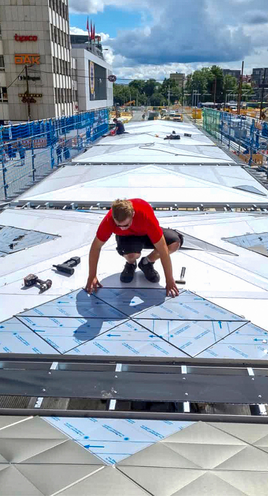 &nbsp; ... und der Befestigung der Dachelemente