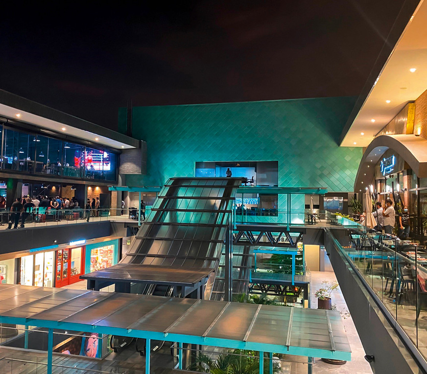 Blick in den Innenhof des Patio Design Center