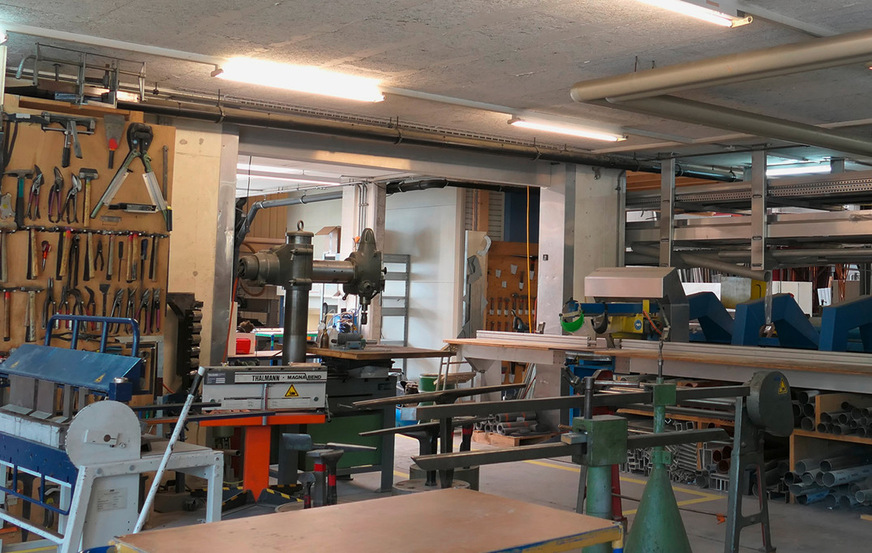 Beim Besuch der Josef Wey AG startet der Besucher im traditionellen Werkstattbereich