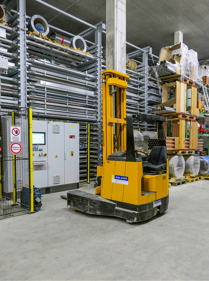 Blick in das Hochregalsystem unter der ­Werkstatt