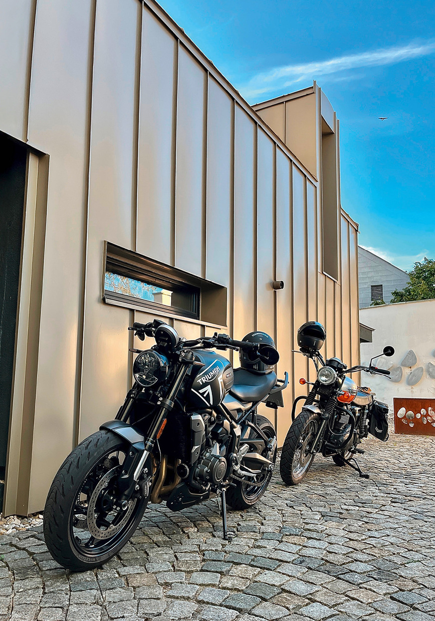 Spiel mit den Linien: Falze und Perspektiven erinnern an ein reduziertes Architekturmodell