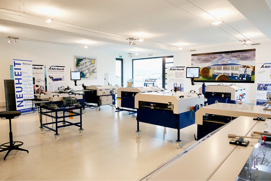 Im großzügig gestalteten Ausstellungsbereich finden regelmäßig Kunden- und&nbsp;­Händlerschulungen statt