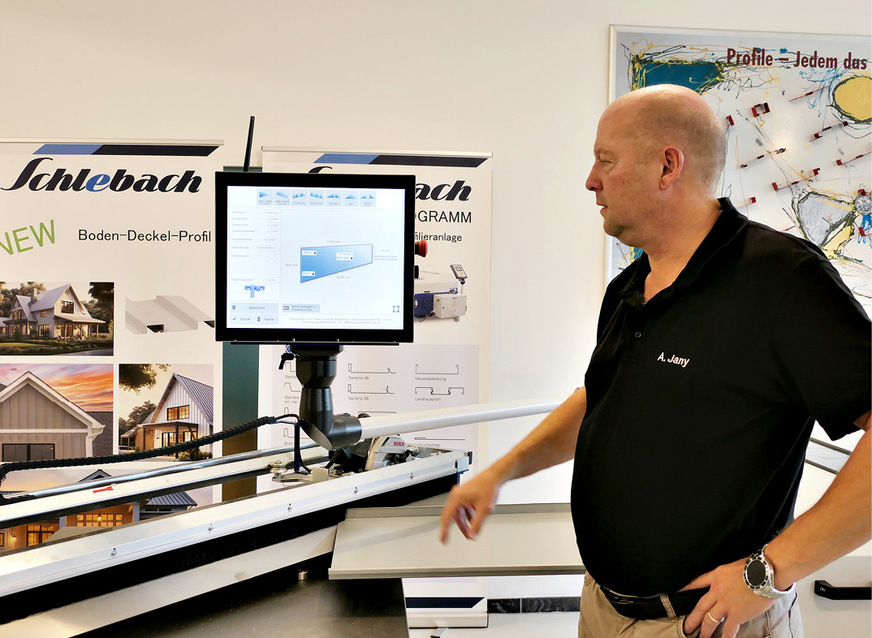 Die Profiliermaschine SPM- RSM QXA60 ist mit einem hochwertigen Touchdisplay zur ­intuitiven Einstellung von Maßen ausgestattet