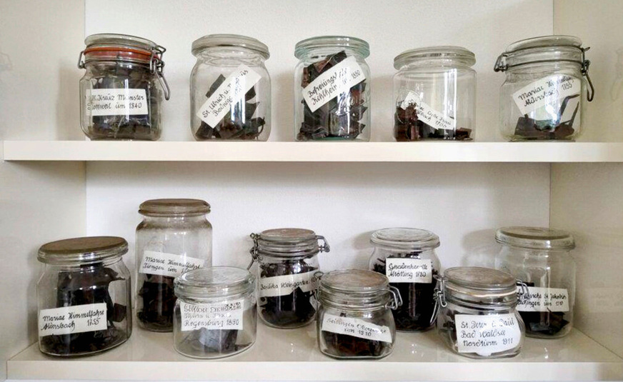 Auch kleinste Teile wurden liebevoll archiviert