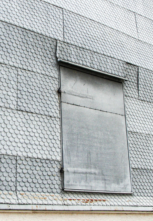 Eine frühe Metallfassade